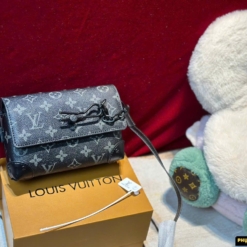 Túi Nam Louis Vuitton LV Steamer Wearable Monogram Eclipse M81783 Fullbox