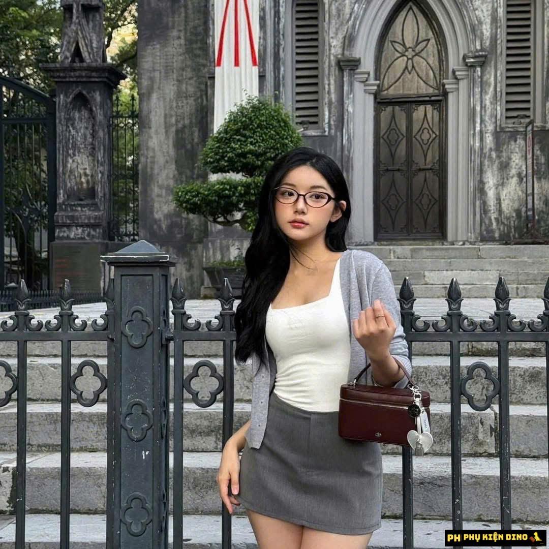 Túi Đeo Chéo Nữ Pedro Ari Leather Shoulder Bag Đỏ Mận Fullbox 6 Túi Pedro Ari Size 19 Màu Đỏ Mận Kèm Charm Tim Fullbox