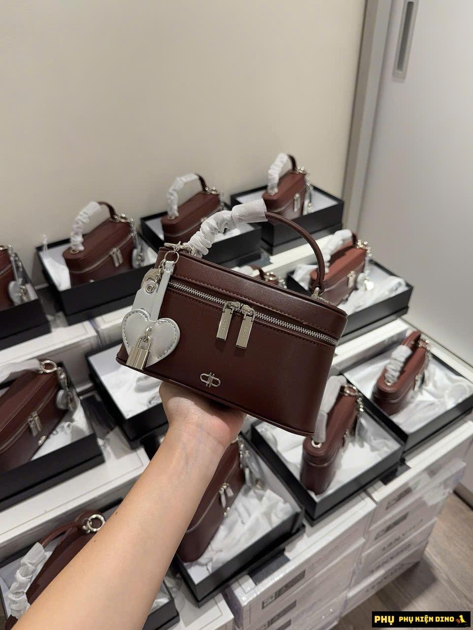 Túi Đeo Chéo Nữ Pedro Ari Leather Shoulder Bag Đỏ Mận Fullbox 5 Túi Xách Cao Cấp Pedro Ari Màu Đỏ Mận Đủ Hộp Phụ Kiện