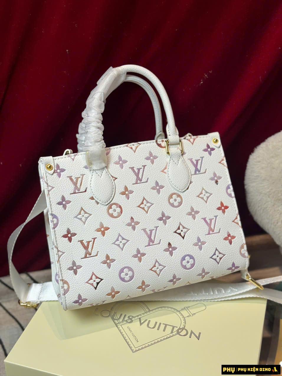 Túi Xách LV OnTheGo PM M25770 Màu Trắng Kem Hoạ Tiết Monogram Fullbox Túi Xách LV OnTheGo PM M25770 Màu Trắng Kem Hoạ Tiết Monogram Fullbox