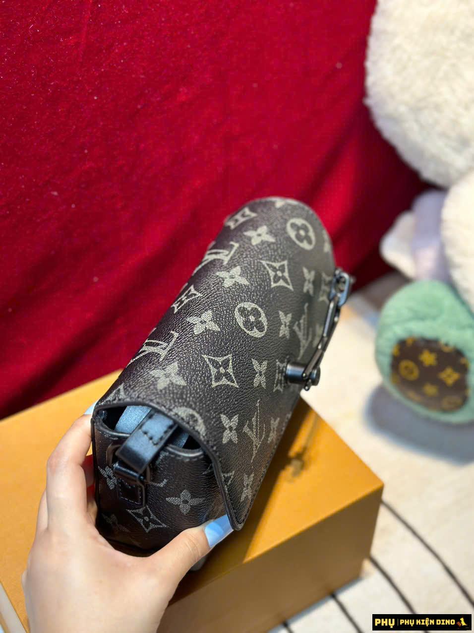 Túi Nam Louis Vuitton LV Steamer Wearable Monogram Eclipse M81783 4 Túi Xách Nam LV Steamer Wearable Hàng Đẹp Nguyên Seal