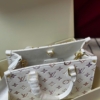 Túi Louis Vuitton LV OnTheGo PM Size 25 Fullbox M25770 17 Túi Xách Nữ LV OnTheGo PM Size 25 M25770 Trắng Kem Fullbox Đẹp