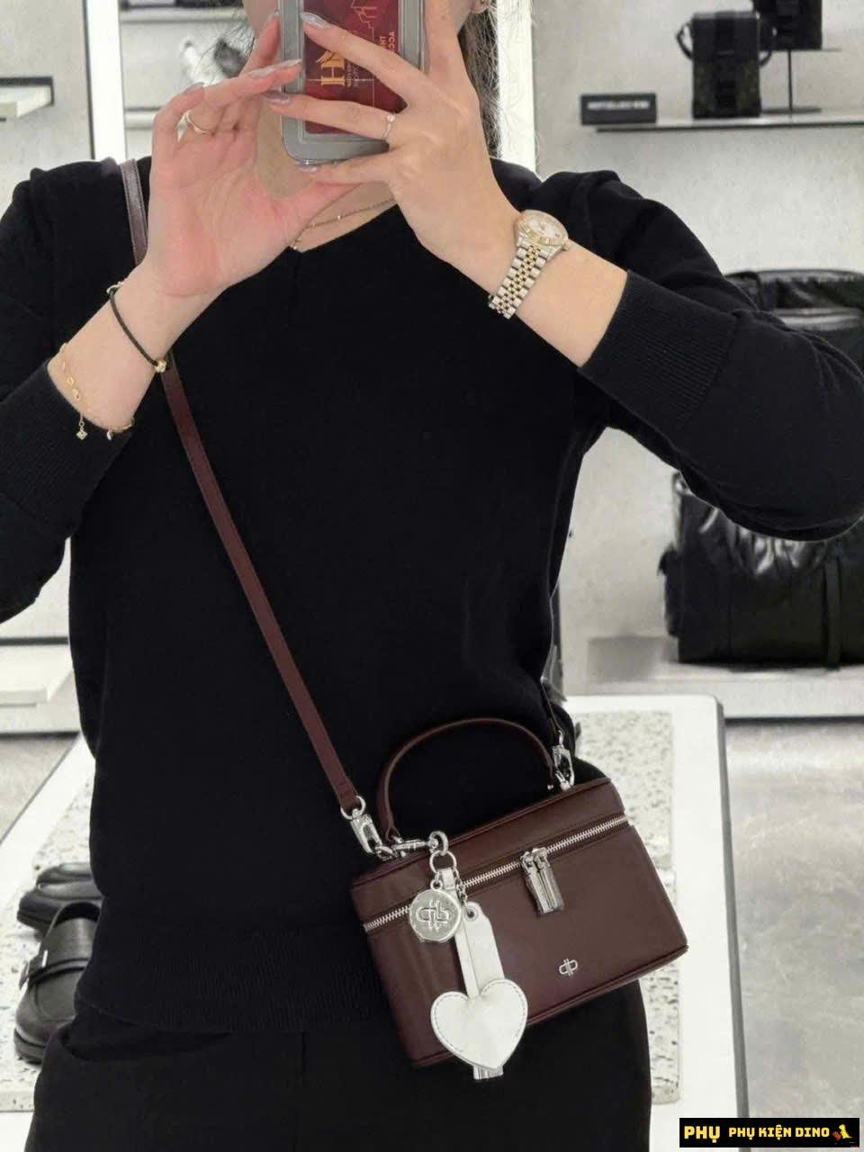 Túi Xách Pedro Ari Màu Đỏ Mận Da Cao Cấp Đầy Đủ Hộp Túi Xách Pedro Ari Màu Đỏ Mận Da Cao Cấp Đầy Đủ Hộp