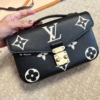 Túi Louis Vuitton LV Pochette Metis East West Quartz Fullbox 17 Túi Đeo Chéo LV Pochette Metis East West Black 2 Box Màu Đen