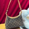 Túi Louis Vuitton LV Speedy Bandouliere Monogram Kèm Charm Fullbox 16 Túi Louis Vuitton Speedy Bandouliere Monogram Kèm Charm Siêu Xinh