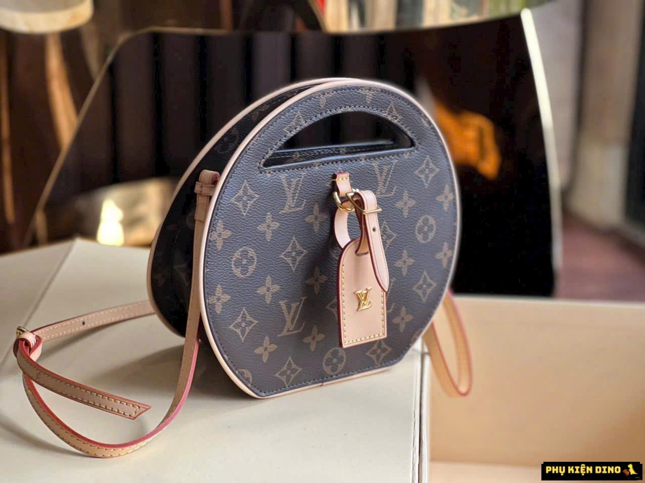 Túi LV Around Me PM Monogram Dáng Tròn Sang Trọng Fullbox Túi LV Around Me PM Monogram Dáng Tròn Sang Trọng Fullbox