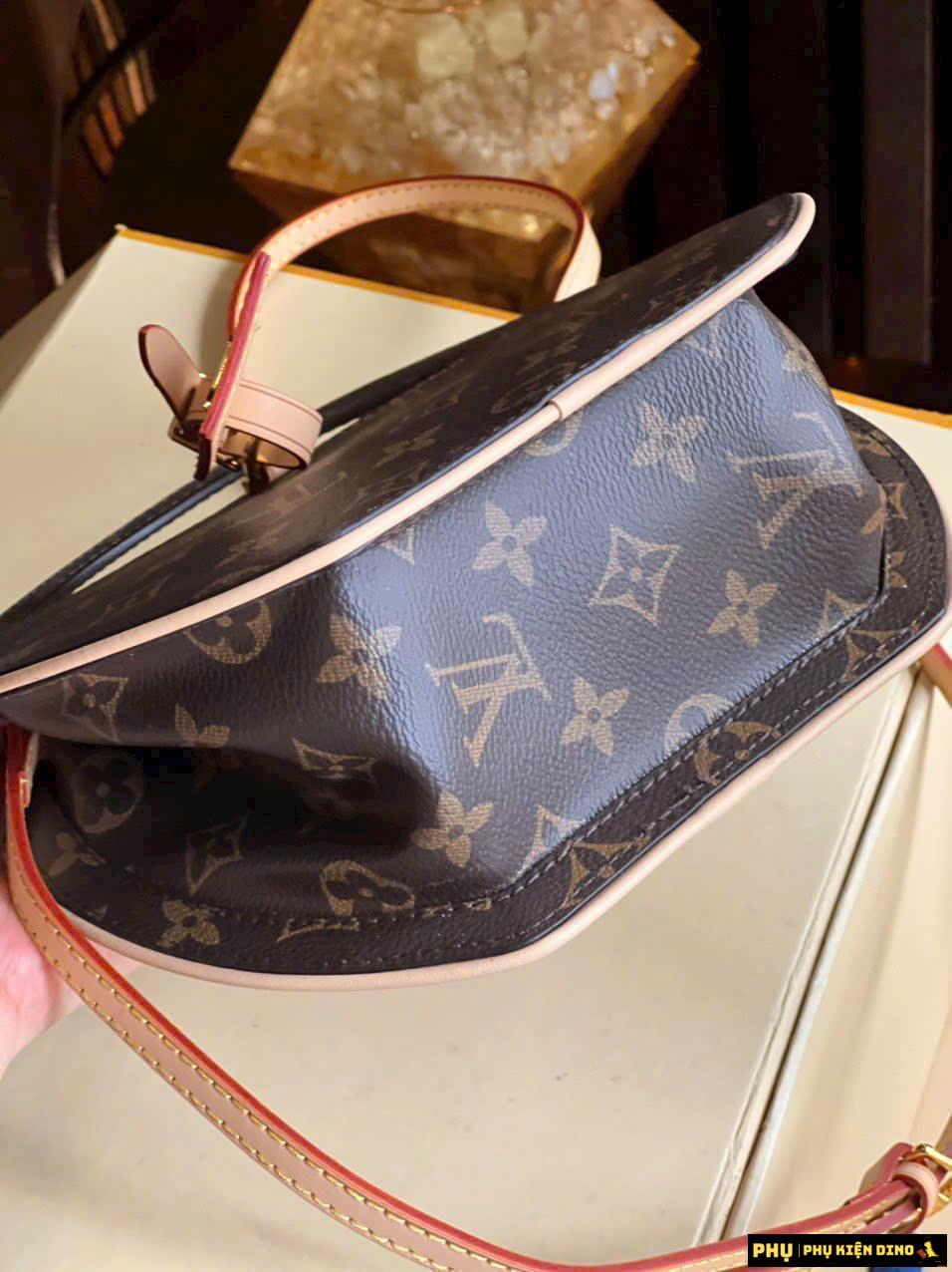 Túi LV Around Me PM Monogram Hoạ Tiết Kinh Điển Fullbox Túi LV Around Me PM Monogram Hoạ Tiết Kinh Điển Fullbox