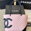 Túi Chanel Quilted Lambskin Large Ligne Cambon Tote 23 Túi Chanel Cambon Ligne Large Tote Pink Black Hồng Logo Đen