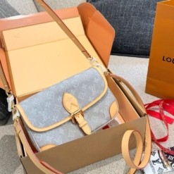 Túi Đeo Chéo Nữ Louis Vuitton LV Diane Gray Denim