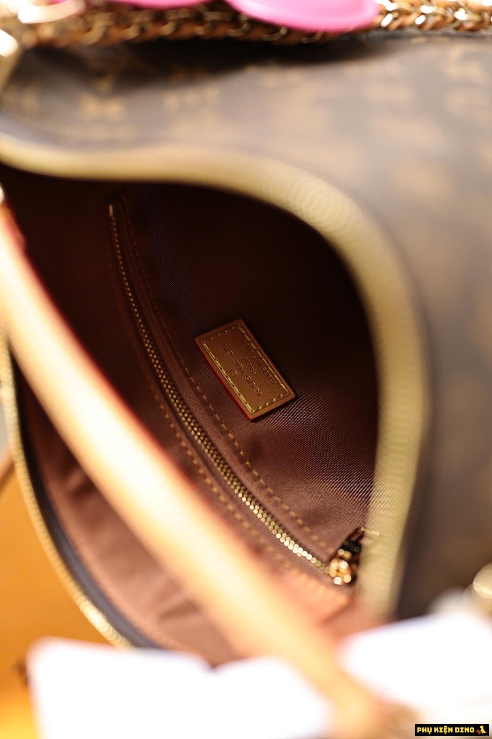 Túi LV Multipass Monogram Kèm Dây Da Đeo Chéo Túi LV Multipass Monogram Kèm Dây Da Đeo Chéo