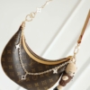 Túi Louis Vuitton LV CarryAll Monogram Size 24cm Tặng Móc Kitty 21 Túi Louis Vuitton CarryAll Monogram Size 24 Lót Vải