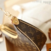 Túi Louis Vuitton LV CarryAll Monogram Size 24cm Tặng Móc Kitty 18 Túi LV CarryAll Size 24cm Da Mềm Form Chuẩn Kèm Code