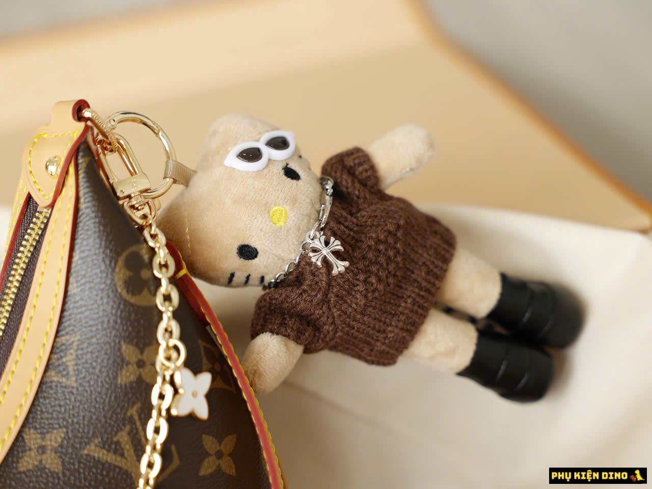 Túi Xách Louis Vuitton CarryAll Monogram Size 24 Kèm Charm Túi Xách Louis Vuitton CarryAll Monogram Size 24 Kèm Charm