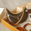 Túi Louis Vuitton LV CarryAll Monogram Size 24cm Tặng Móc Kitty 14 Túi Xách LV CarryAll Size 24 Kèm 2 Charm LV Và Kitty